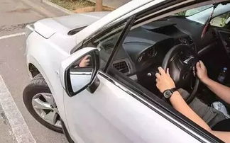 汽车拐弯打多少转 汽车拐弯打多少转