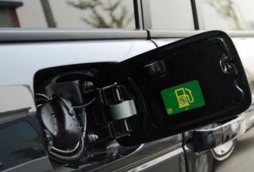 汽车可以放多少油啊 汽车可以放多少油啊
