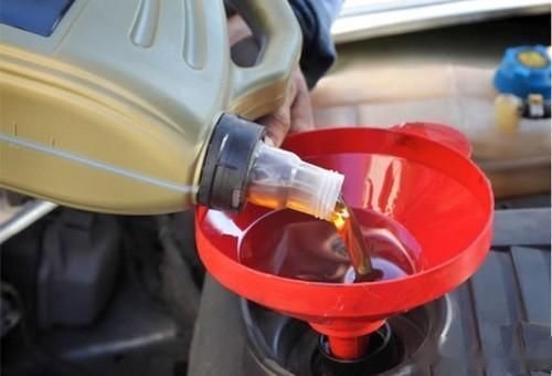 汽车保养机油用多少升 汽车保养机油用多少升