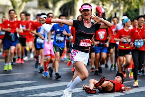 马拉松亲密事件拍摄者道歉 马拉松亲密事件拍摄者道歉