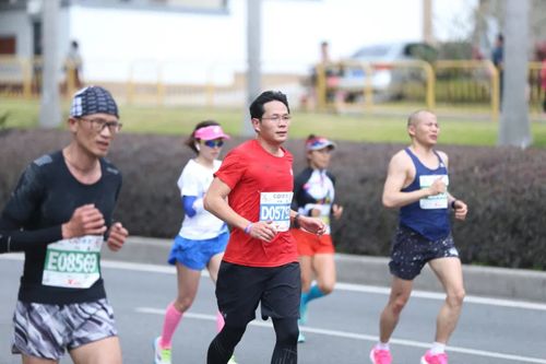 董事长与女子跑马拉松被拍?公司回应 董事长与女子跑马拉松被拍?公司回应