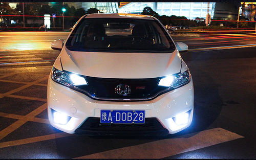 汽车改led灯多少钱 汽车改led灯多少钱