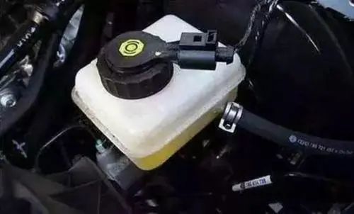 汽车刹车油如何判断多少
