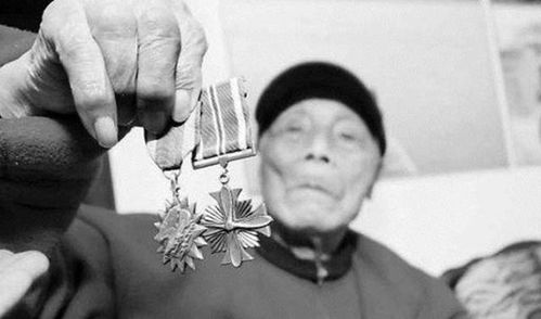 媒体:李铁若服满刑出狱时超60岁 媒体:李铁若服满刑出狱时超60岁