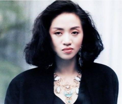 女星父亲:百万耳环非正品 我没贪污 女星父亲:百万耳环非正品 我没贪污