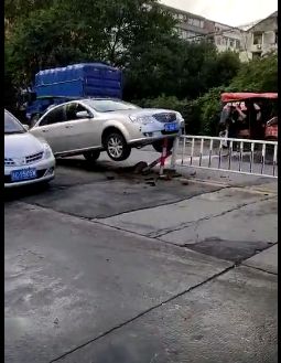 汽车栏杆多少(汽车栏杆多少,探究现代车辆安全护栏设计的重要性与细节) 汽车栏杆多少(汽车栏杆多少,探究现代车辆安全护栏设计的重要性与细节)