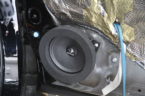汽车音响换液晶屏多少钱(汽车音响换液晶屏的价格分析)