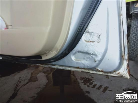 汽车门生锈多少钱一个(汽车门生锈维修费用解析，价格究竟多少？