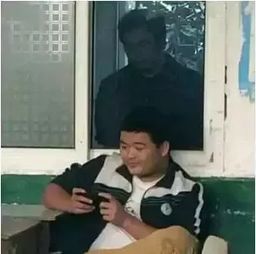 男老师上阵给学生化妆1分钟化10个(男老师上阵,一分钟内给学生化妆,速度与技巧的完美结合) 男老师上阵给学生化妆1分钟化10个(男老师上阵,一分钟内给学生化妆,速度与技巧的完美结合)