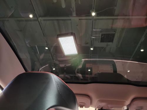汽车车顶灯能亮吗多少瓦(汽车车顶灯,亮度与瓦数之谜) 汽车车顶灯能亮吗多少瓦(汽车车顶灯,亮度与瓦数之谜)