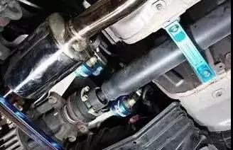 汽车轴坏了换多少钱的车(汽车轴损坏成本及更换费用探讨) 汽车轴坏了换多少钱的车(汽车轴损坏成本及更换费用探讨)