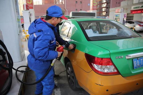 汽车跑高速加油要多少钱(汽车跑高速加油费用解析) 汽车跑高速加油要多少钱(汽车跑高速加油费用解析)