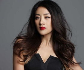 粉丝喊妈妈吓宋佳一跳(粉丝喊妈妈吓宋佳一跳，娱乐圈中的温情与意外)