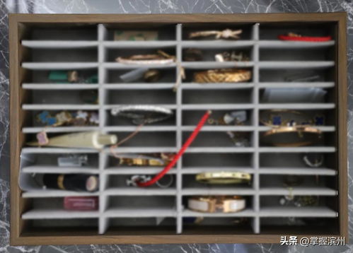 十万余元的手镯直接“砍”到399元 十万余元的手镯直接“砍”到399元