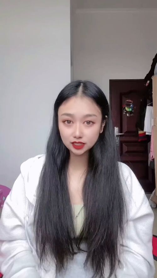 没戏拍的短剧演员在横店卖凉皮