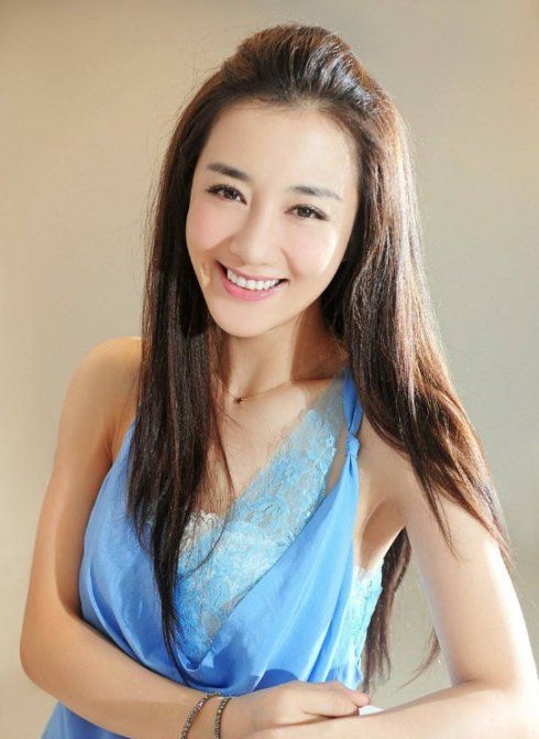 虞姬扮演者李依晓亮相苏超赛场